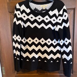 G.H. Bass & Co. Sweater size S/M geometric knit chevron black & white EUC